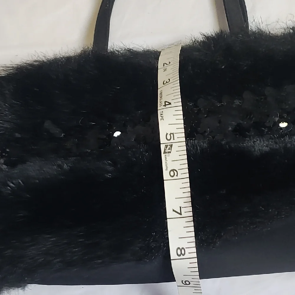 XOXO Vintage 90S Black Small Bag with Plush Fur‎